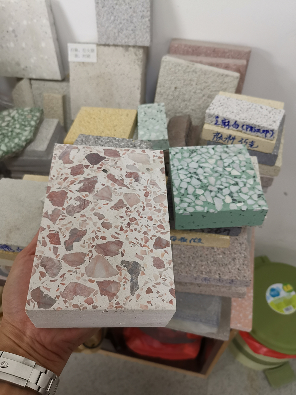 廣州天河透水磚找華堅水泥_現(xiàn)貨供應_品質(zhì)保障